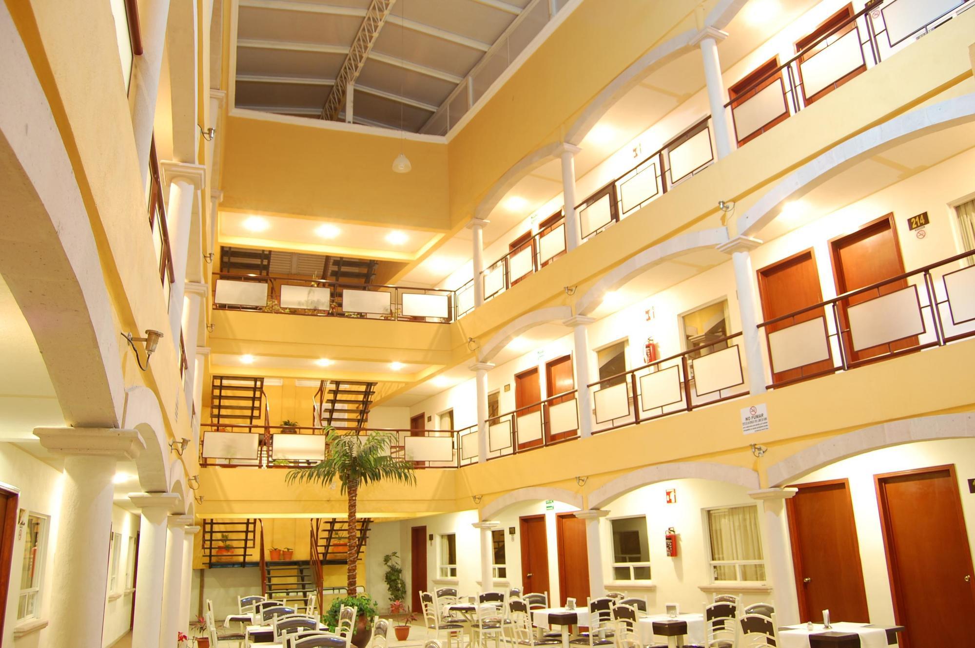 Capital O Hotel Victoria Μορέλια Εξωτερικό φωτογραφία